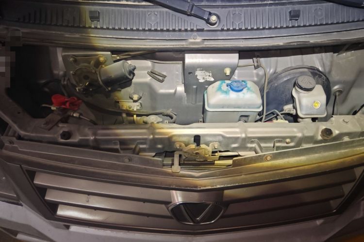 Used Victory V1 2014 1.0L Base Version Engine Bay