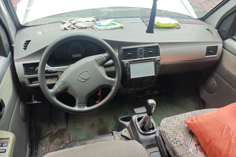 Used Victory V1 2014 1.2L Comfort Model Center Console