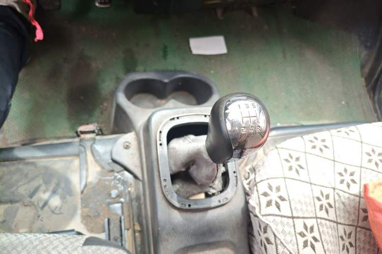 Used Victory V1 2014 1.2L Comfort Model Gear Lever