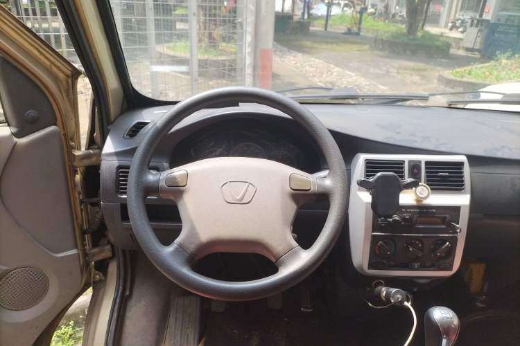Used Victory V1 2014 1.2L Base Model Steering Wheel