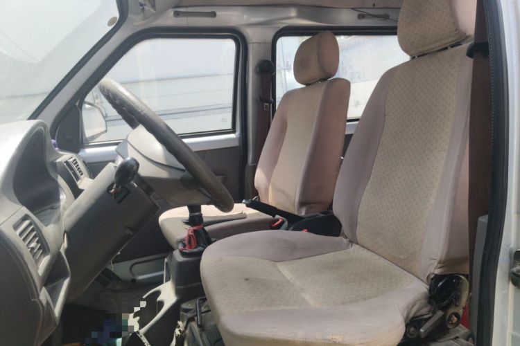 Used Victory V2E 2017 All-Electric 324V Left Front Seat