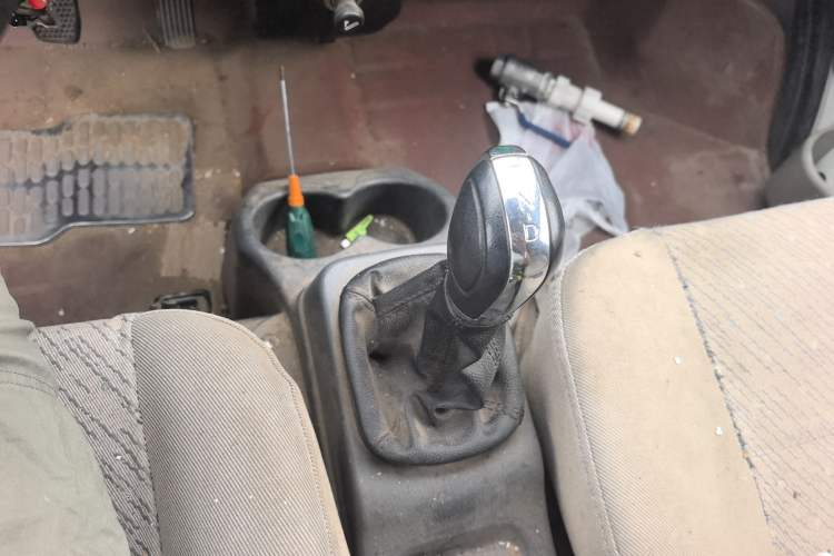 Used Victory V2E 2017 All-Electric 324V Gear Lever