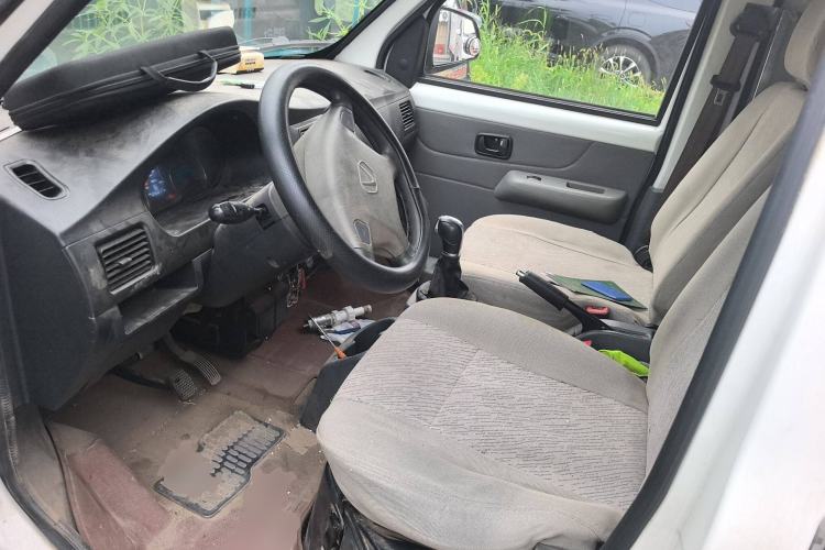 Used Victory V2E 2017 All-Electric 324V Left Front Seat