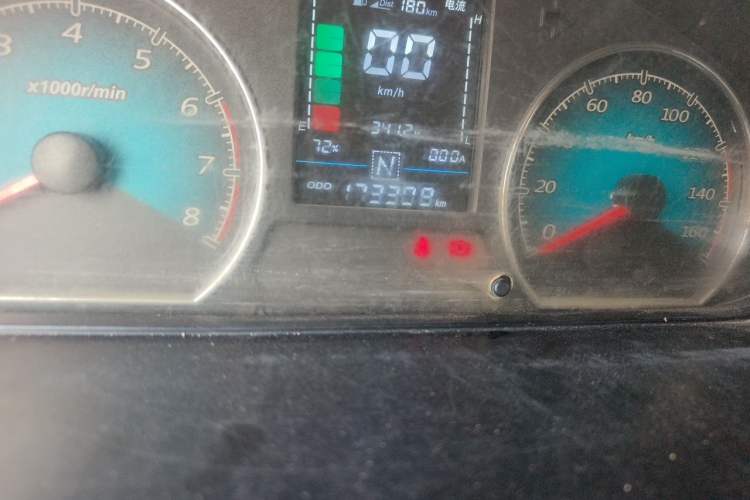 Used Victory V2E 2017 Pure Electric 360V Odometer Close Up