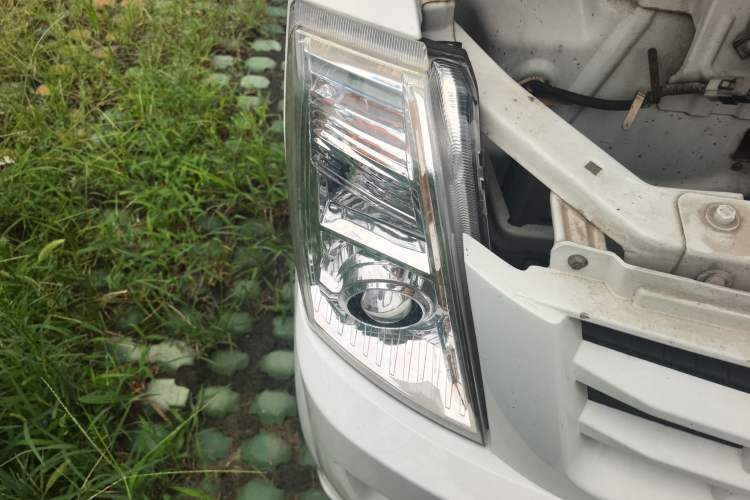 Used Victory V2E 2017 All-Electric 324V Right Front Headlight