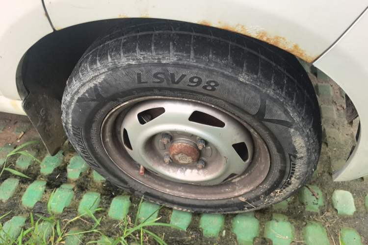 Used Victory V2E 2017 All-Electric 324V Right Front Wheel Hub