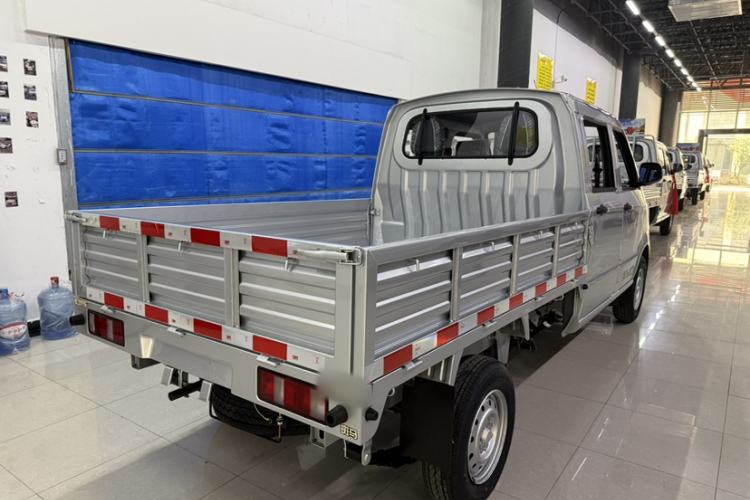 Used Victory Zebra 2025 1.5L Double-Cab Standard-Height Standard-Style Pickup Exterior 5