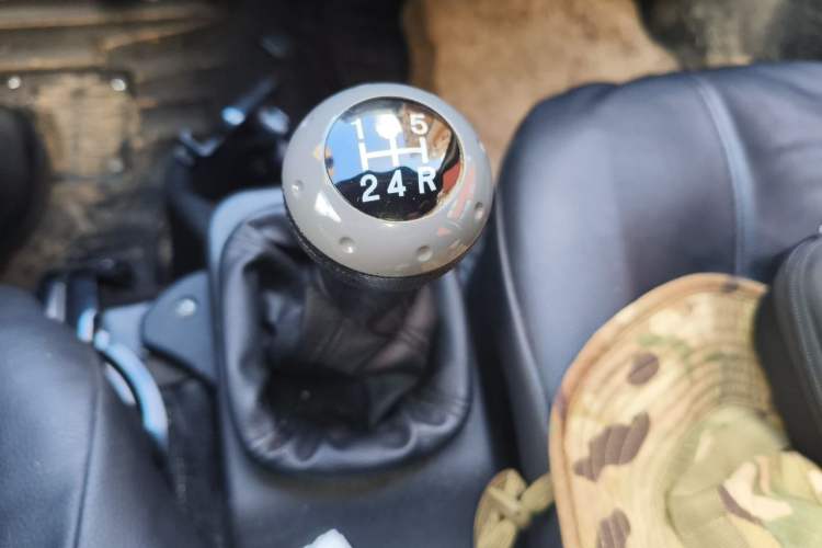 Used Victory Zebra 2025 1.5L Double-Cab Extended Flatbed Comfort Version Gear Lever
