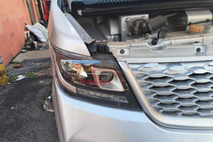 Used Victory Zebra 2025 1.5L Double-Cab Extended Flatbed Comfort Version Right Front Headlight