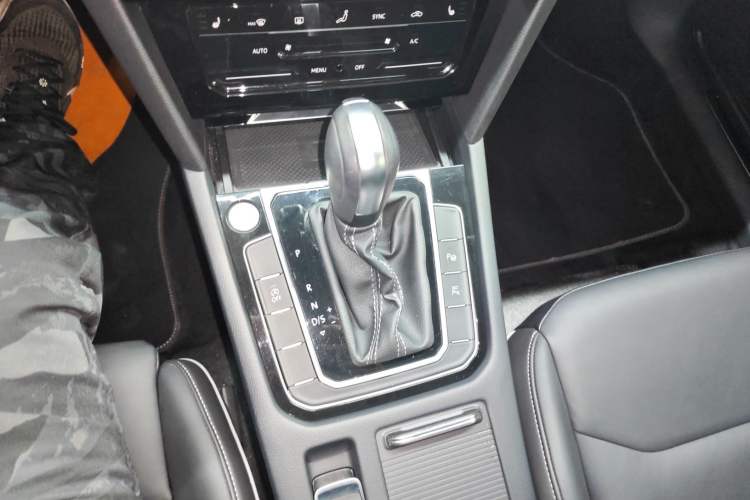 Used Volkswagen Arteon 2022 2.0T Shooting Brake R-Line Gear Lever