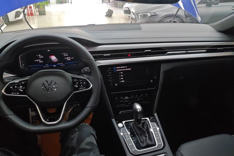 Used Volkswagen Arteon 2022 2.0T Shooting Brake R-Line Interior 2