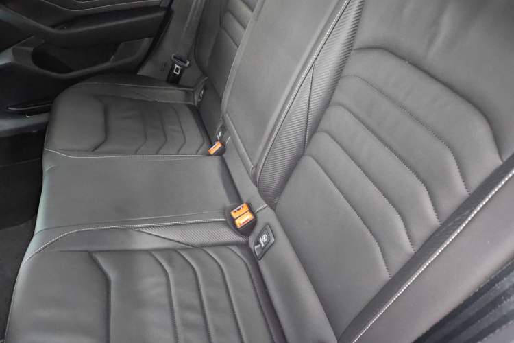 Used Volkswagen Arteon 2022 2.0T Shooting Brake R-Line Interior 4