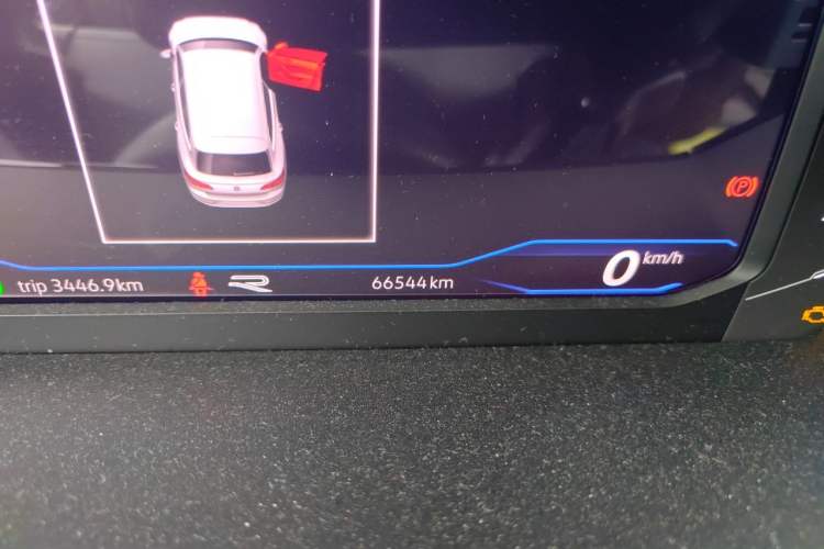 Used Volkswagen Arteon 2022 2.0T Shooting Brake R-Line Odometer Close Up