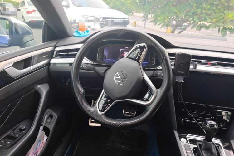 Used Volkswagen Arteon 2022 2.0T Shooting Brake R-Line Steering Wheel