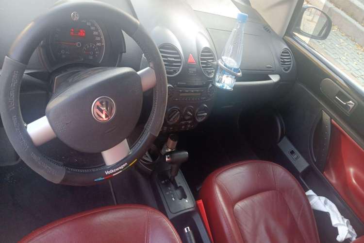 Used Volkswagen Beetle 2006 2.0 Convertible Luxury Edition Center Console