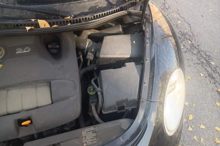 Used Volkswagen Beetle 2006 2.0 Convertible Luxury Edition Engine Bay Left