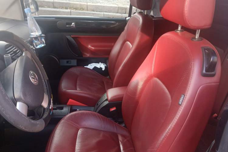 Used Volkswagen Beetle 2006 2.0 Convertible Luxury Edition Left Front Seat