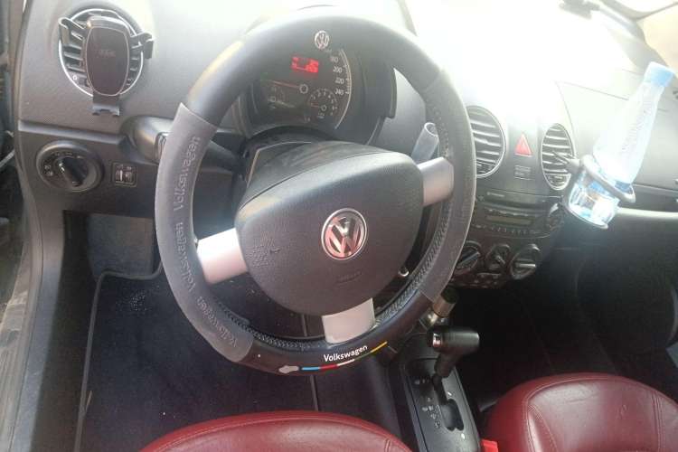 Used Volkswagen Beetle 2006 2.0 Convertible Luxury Edition Steering Wheel