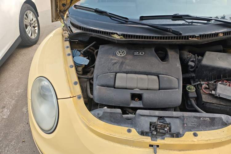 Used Volkswagen Beetle 2006 2.0 Luxury Edition Engine Bay Right
