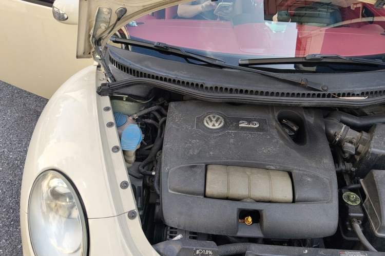 Used Volkswagen Beetle 2006 2.0 Luxury Edition Engine Bay Right