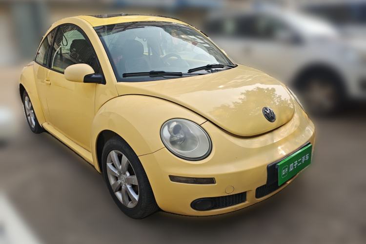 Used Volkswagen Beetle 2006 2.0 Luxury Edition Front Right 45 Deg