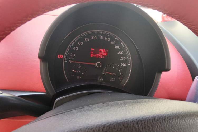 Used Volkswagen Beetle 2006 2.0 Luxury Edition Instrument Cluster