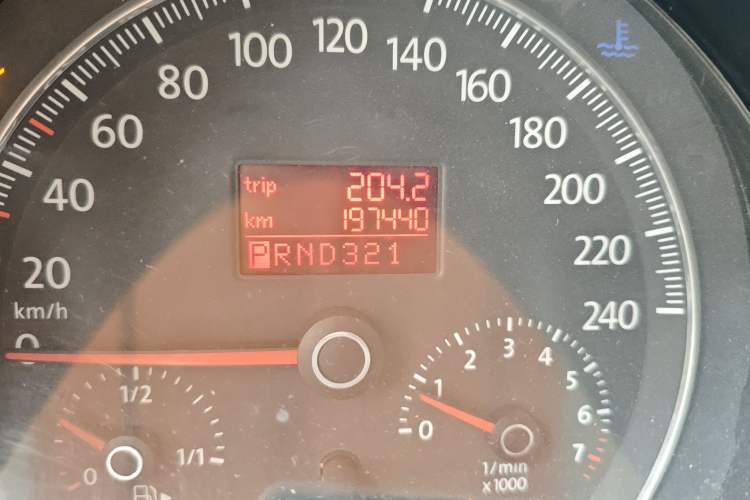 Used Volkswagen Beetle 2006 2.0 Luxury Edition Odometer Close Up