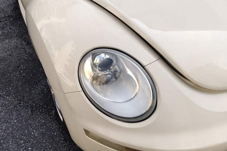 Used Volkswagen Beetle 2006 2.0 Luxury Edition Right Front Headlight