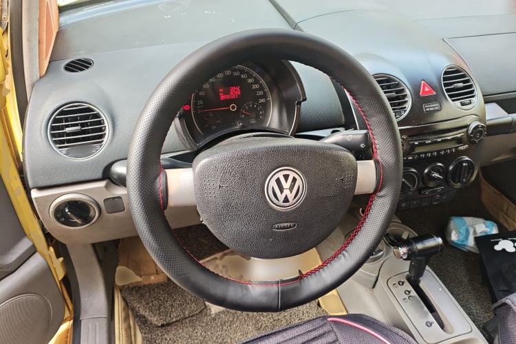 Used Volkswagen Beetle 2006 2.0 Luxury Edition Steering Wheel