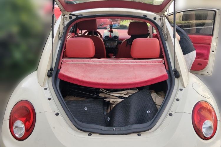 Used Volkswagen Beetle 2006 2.0 Luxury Edition Trunk