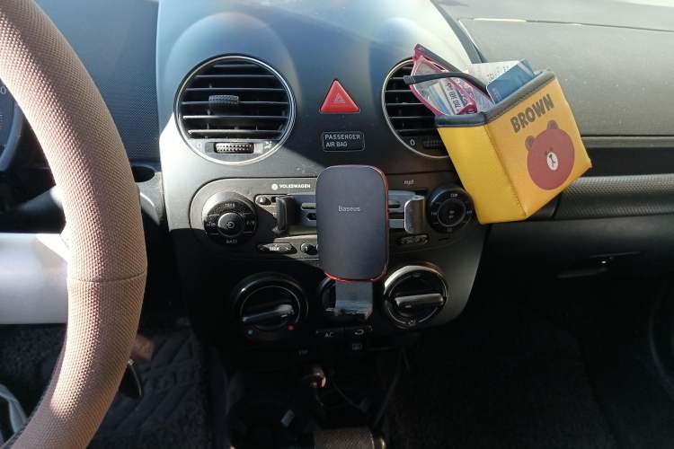 Used Volkswagen Beetle 2008 2.0 AT Standard Edition Audio And AC Panel
