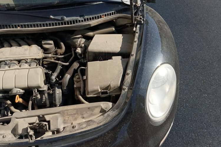 Used Volkswagen Beetle 2008 2.0 AT Standard Edition Engine Bay Left