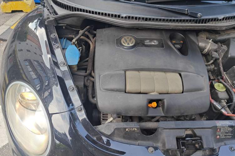 Used Volkswagen Beetle 2008 2.0 AT Top-Trim Version Engine Bay Right