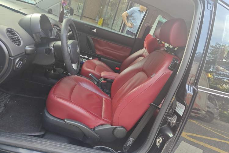 Used Volkswagen Beetle 2008 2.0 AT Top-Trim Version Left Front Seat