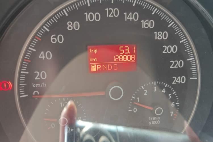 Used Volkswagen Beetle 2008 1.8T AT Luxury Model Odometer Close Up
