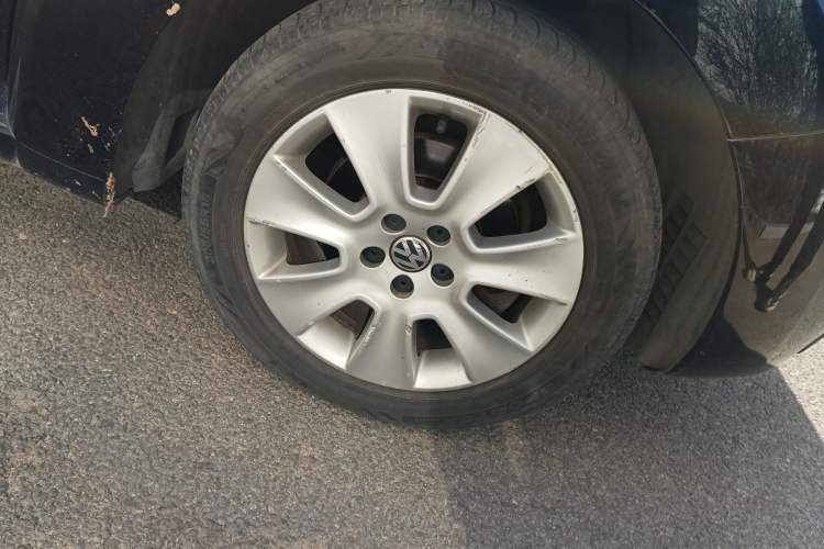 Used Volkswagen Beetle 2008 2.0 AT Standard Edition Right Front Wheel Hub
