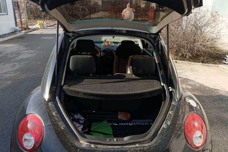 Used Volkswagen Beetle 2008 2.0 AT Standard Edition Trunk