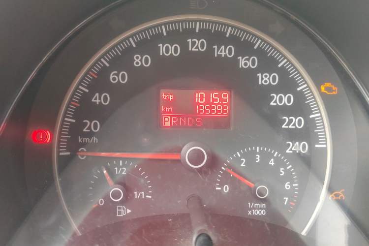 Used Volkswagen Beetle 2008 2.0 AT Standard Edition Odometer Close Up
