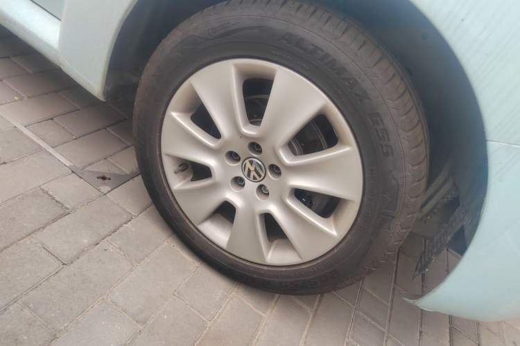 Used Volkswagen Beetle 2008 2.0 AT Standard Edition Right Front Wheel Hub