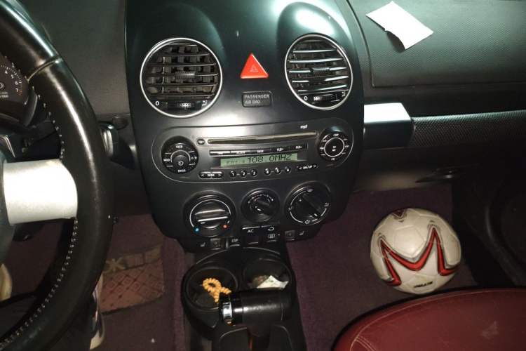 Used Volkswagen Beetle 2008 1.8T AT Luxury Model Audio And AC Panel