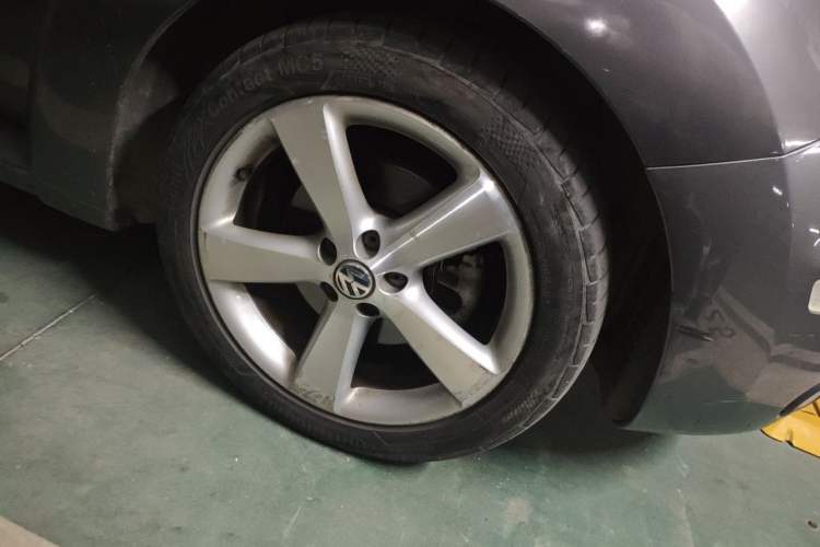 Used Volkswagen Beetle 2008 1.8T AT Luxury Model Right Front Wheel Hub