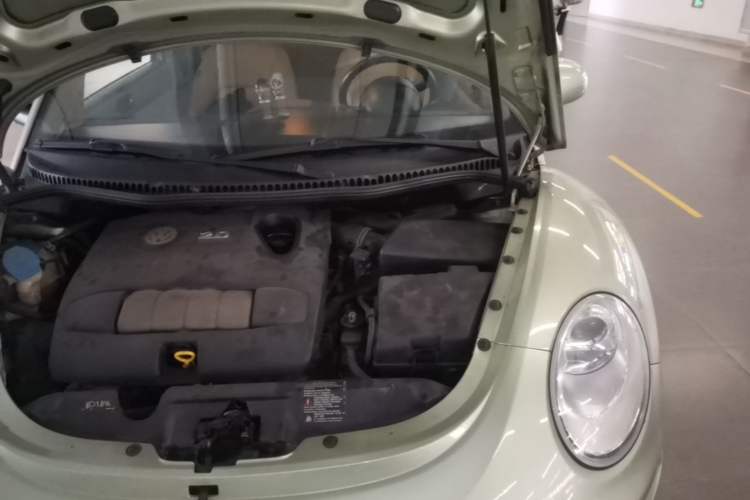 Used Volkswagen Beetle 2008 2.0 AT Standard Edition Engine Bay Left