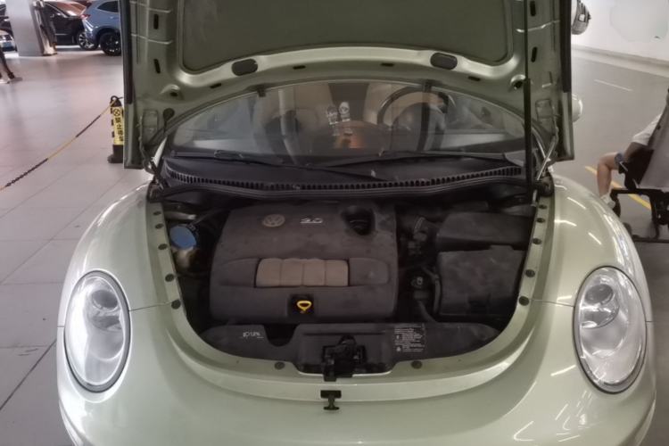 Used Volkswagen Beetle 2008 2.0 AT Standard Edition Engine Bay