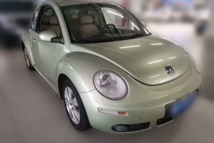 Used Volkswagen Beetle 2008 2.0 AT Standard Edition Front Right 45 Deg