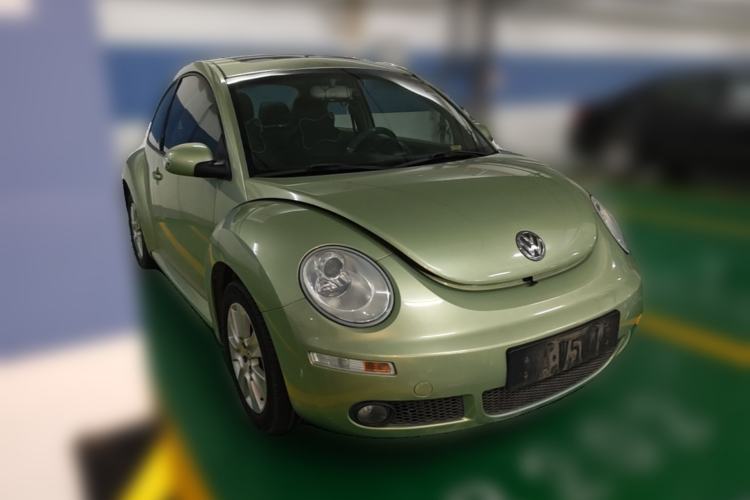 Used Volkswagen Beetle 2008 2.0 AT Standard Edition Front Right 45 Deg