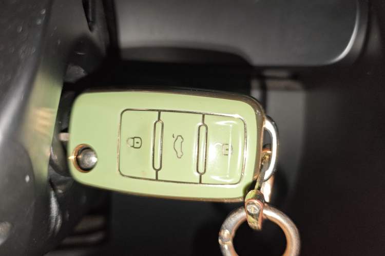 Used Volkswagen Beetle 2008 2.0 AT Standard Edition Vehicle Key