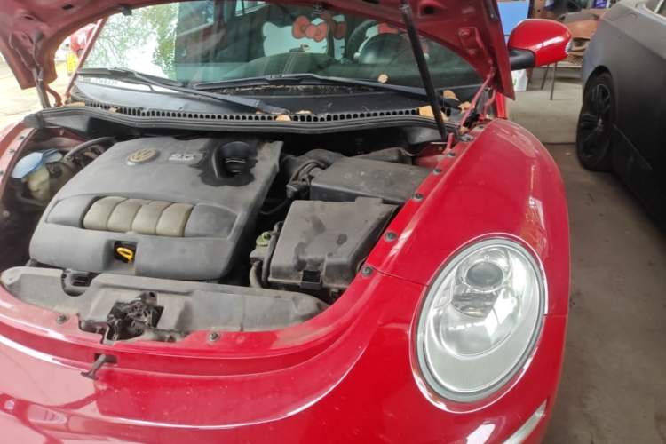 Used Volkswagen Beetle 2008 2.0 AT Standard Edition Engine Bay Left