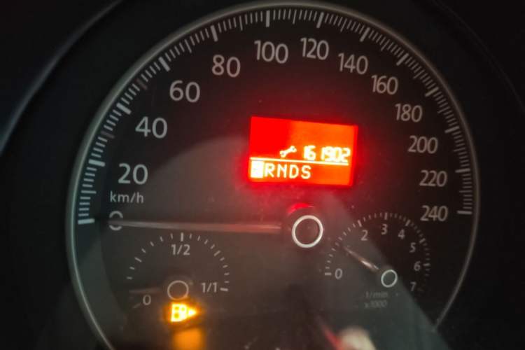 Used Volkswagen Beetle 2008 2.0 AT Standard Edition Odometer Close Up