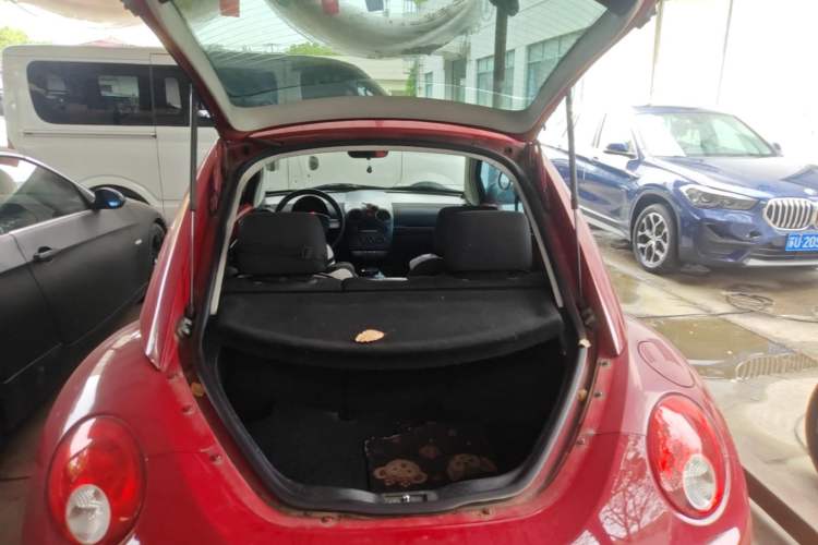 Used Volkswagen Beetle 2008 2.0 AT Standard Edition Trunk