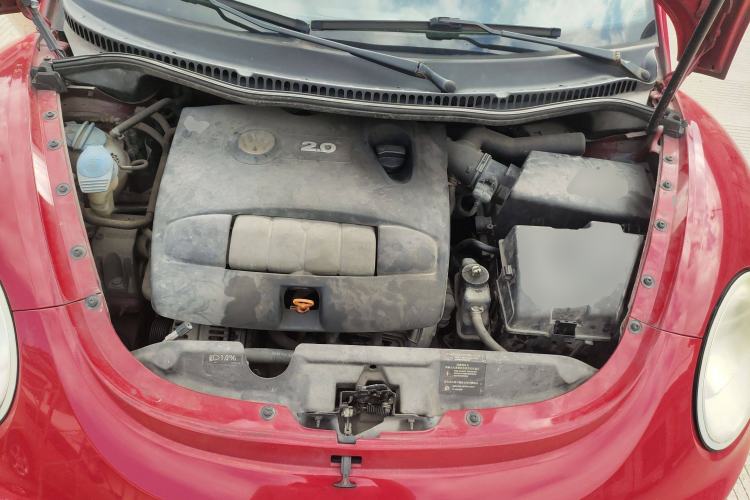 Used Volkswagen Beetle 2008 2.0 AT Top-Trim Version Engine Bay